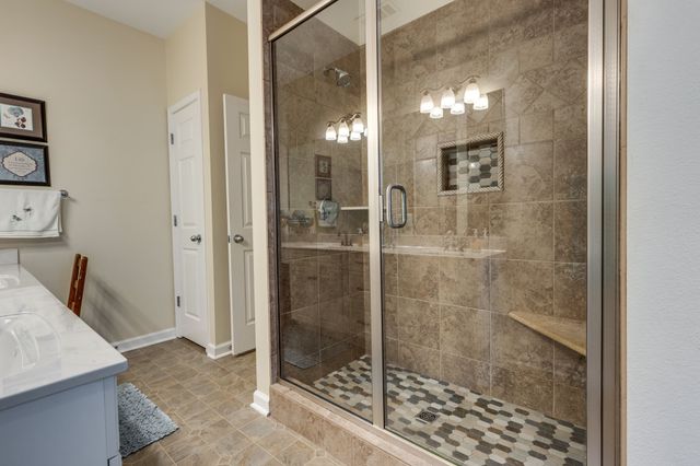 1769 Auburn Ln, Columbia, TN 38401