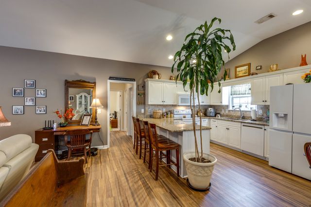 1769 Auburn Ln, Columbia, TN 38401