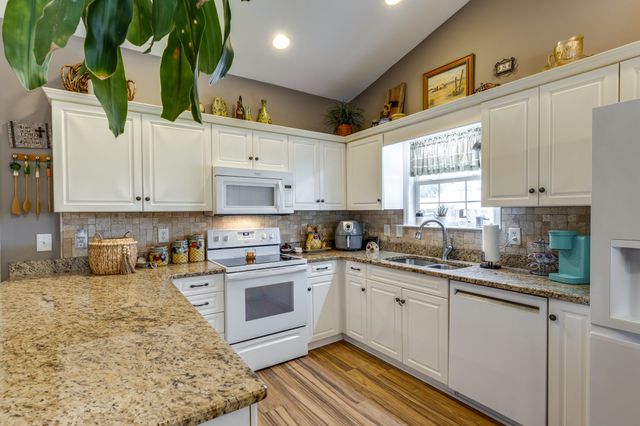 1769 Auburn Ln, Columbia, TN 38401