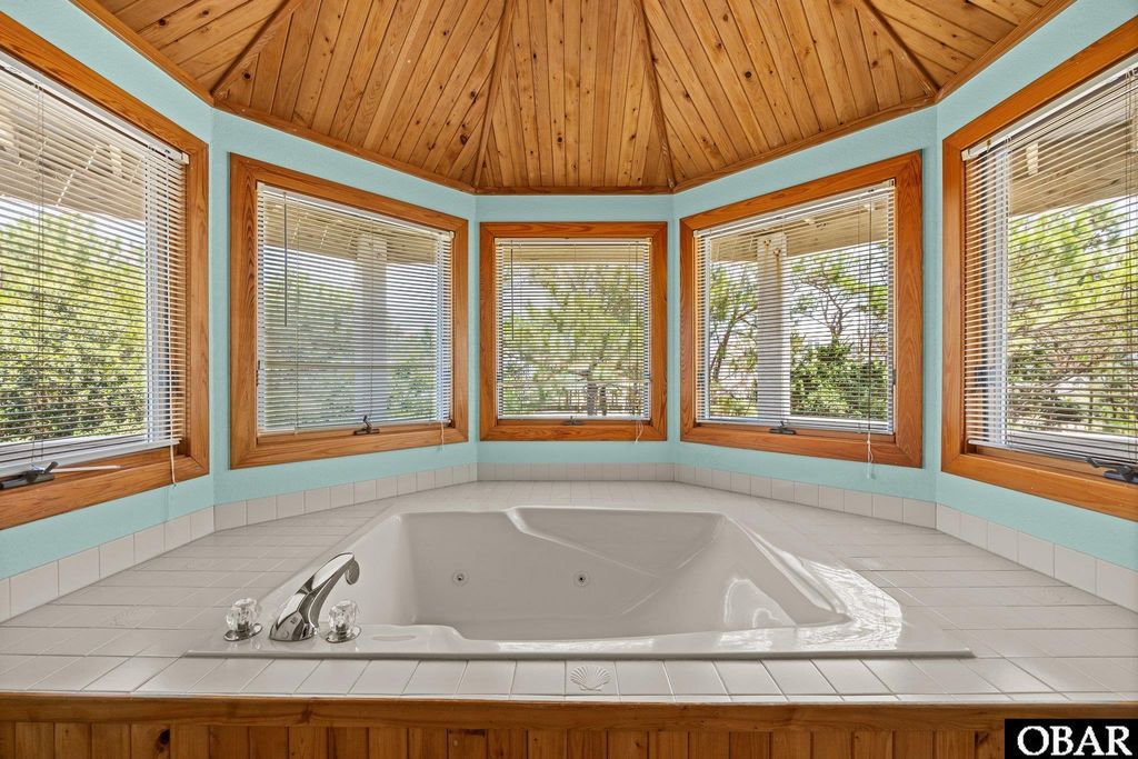 Image 14 of property listing at 1079 Whalehead Drive Lot # 31, Corolla, NC 27927