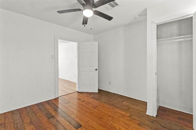 319 E B Street, La Porte, TX 77571