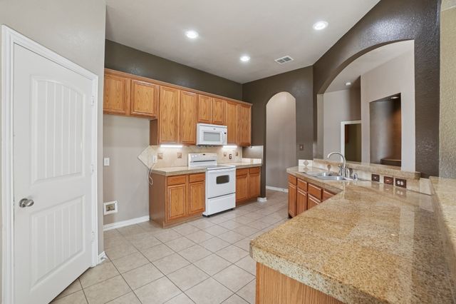 36 Heron Drive, Sanger, TX 76266