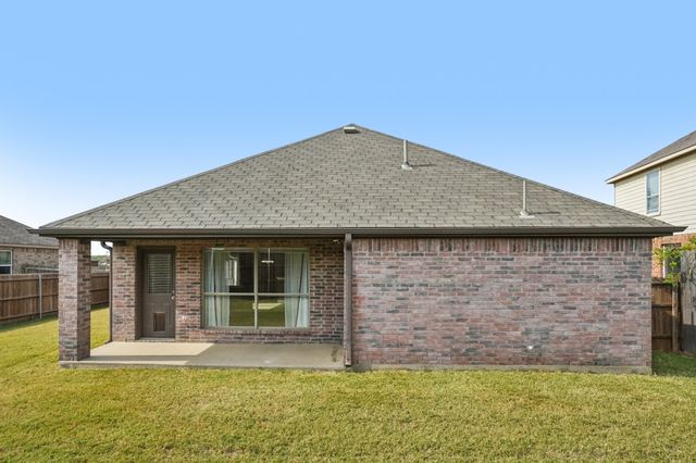 36 Heron Drive, Sanger, TX 76266