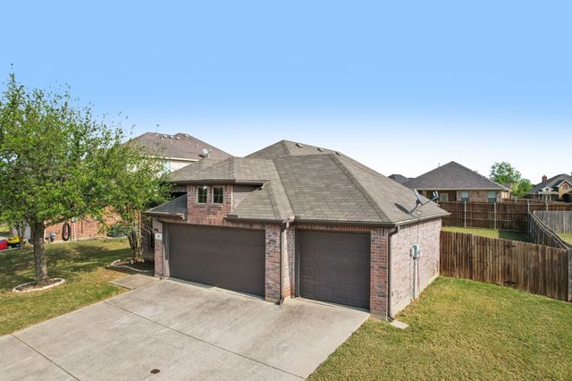36 Heron Drive, Sanger, TX 76266