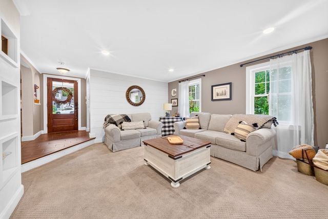 118 Pine Ridge Rd, Reading, MA 01867