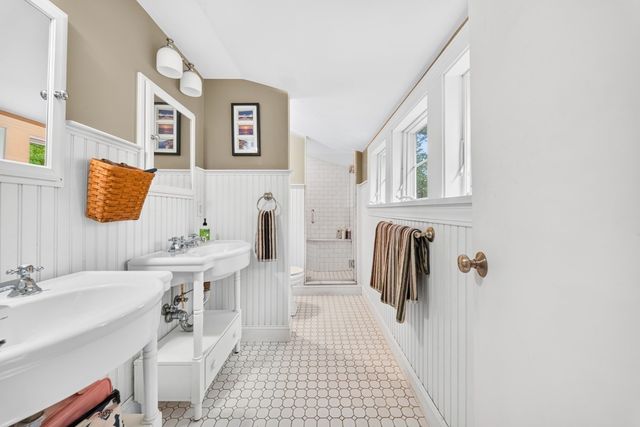 118 Pine Ridge Rd, Reading, MA 01867