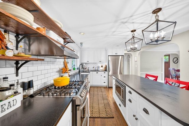 118 Pine Ridge Rd, Reading, MA 01867