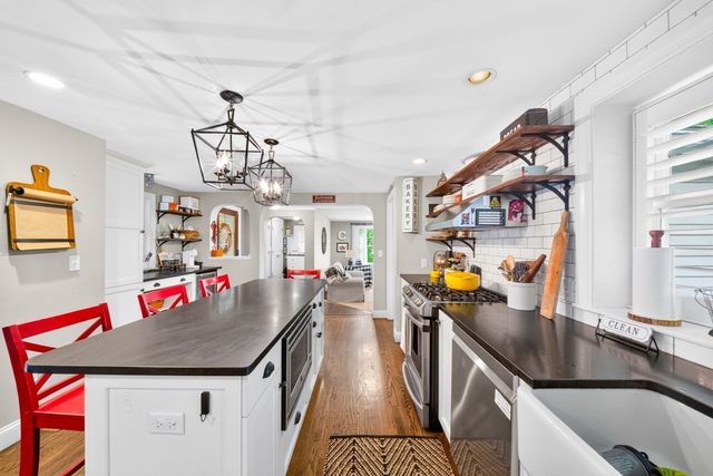 118 Pine Ridge Rd, Reading, MA 01867