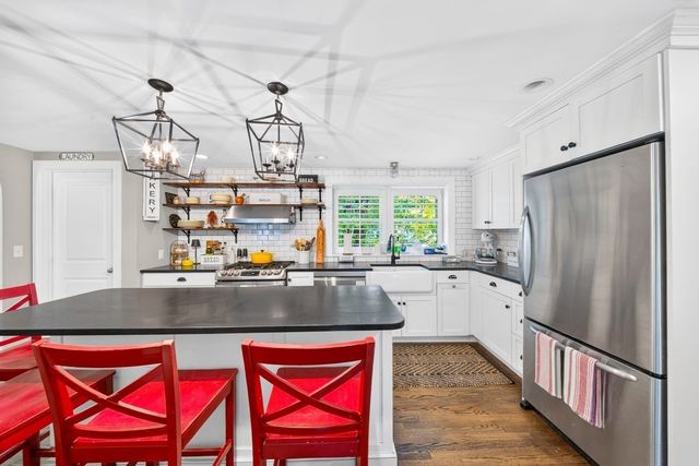 118 Pine Ridge Rd, Reading, MA 01867