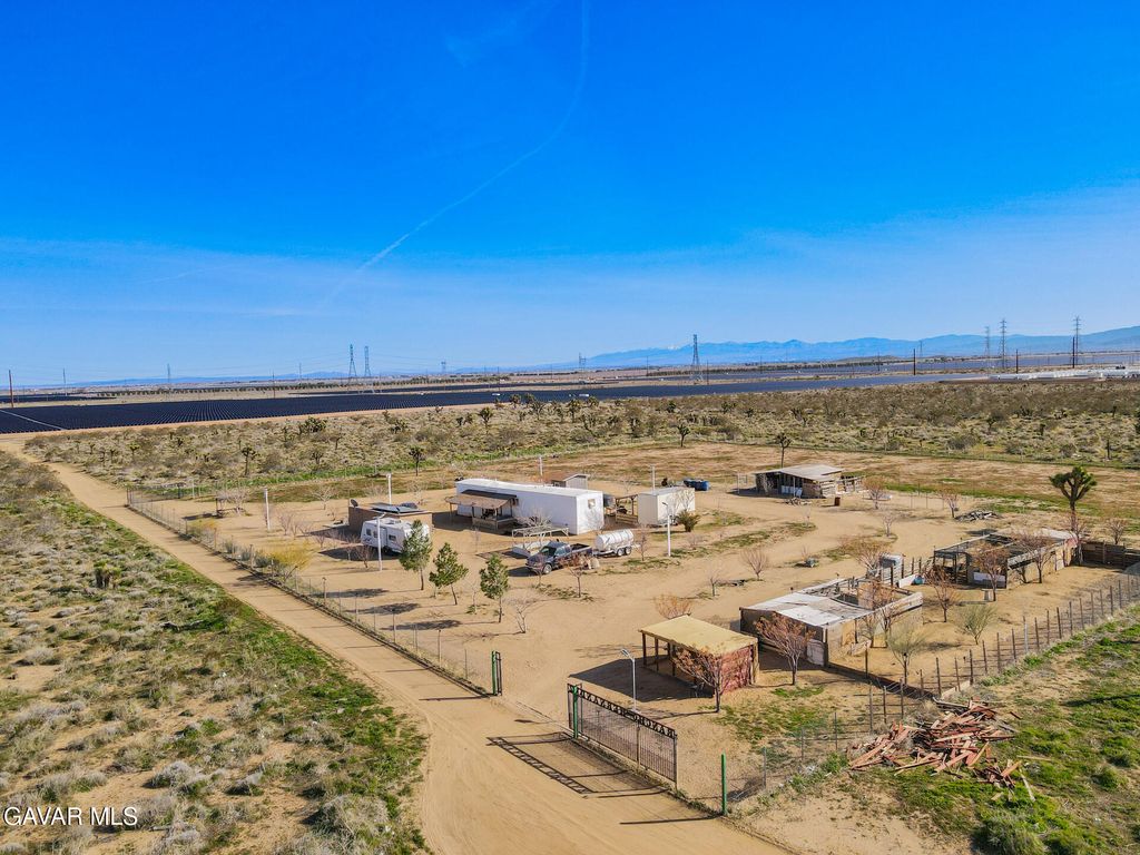 117th St W & Charan Ave, Rosamond, CA 93560