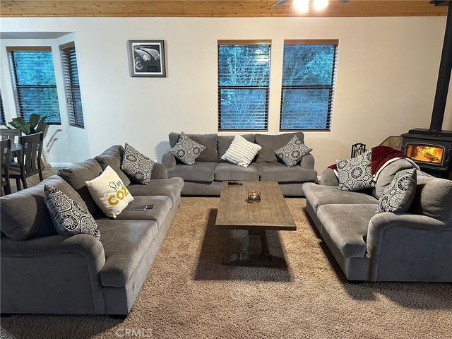 2504 Glacier Drive, Frazier Park, CA 93225