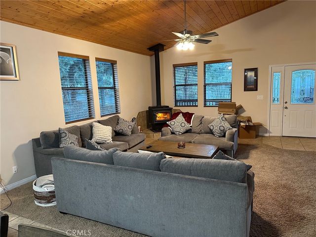 2504 Glacier Drive, Frazier Park, CA 93225