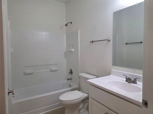 6102 White Oak Drive, Hitchcock, TX 77563
