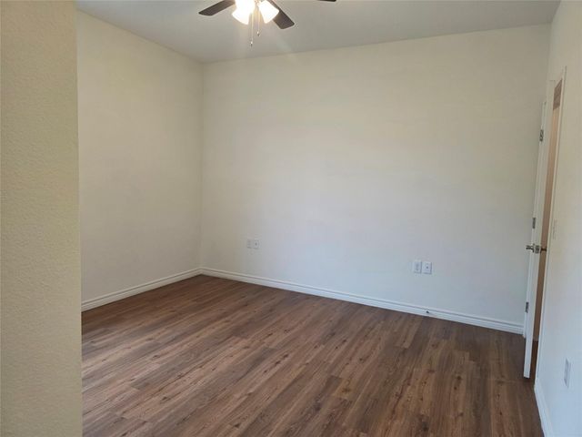 6102 White Oak Drive, Hitchcock, TX 77563