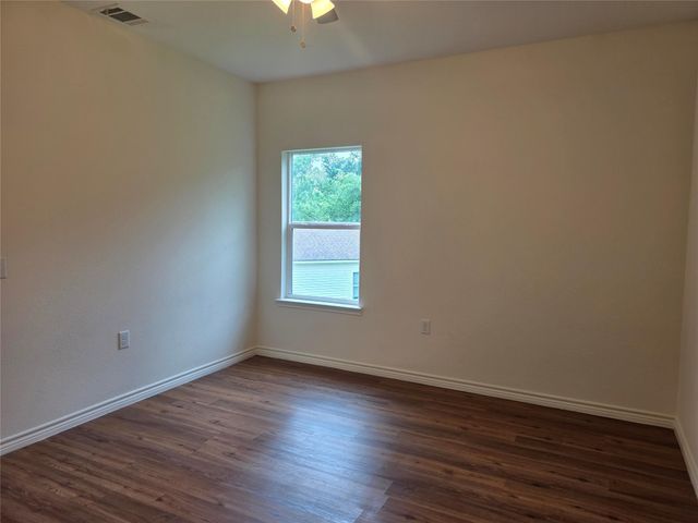 6102 White Oak Drive, Hitchcock, TX 77563