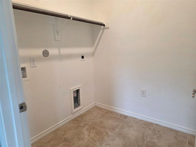 6102 White Oak Drive, Hitchcock, TX 77563