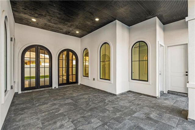 1620 S Queen Street, Edinburg, TX 78539