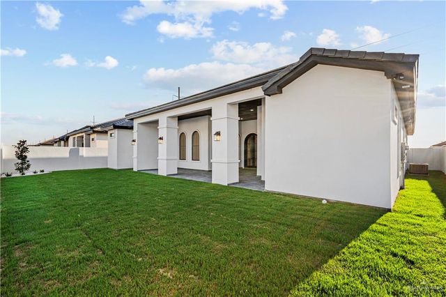 1620 S Queen Street, Edinburg, TX 78539