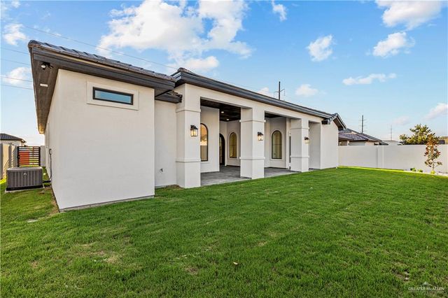 1620 S Queen Street, Edinburg, TX 78539