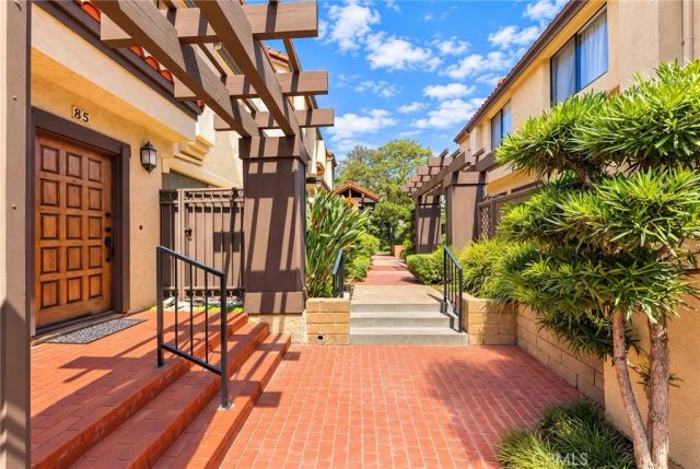 517 S Almansor 81, Alhambra, CA 91801