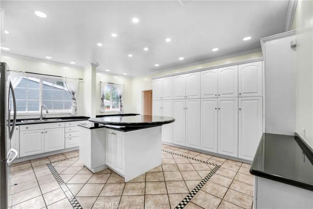 816 S Longwood, Los Angeles, CA 90005