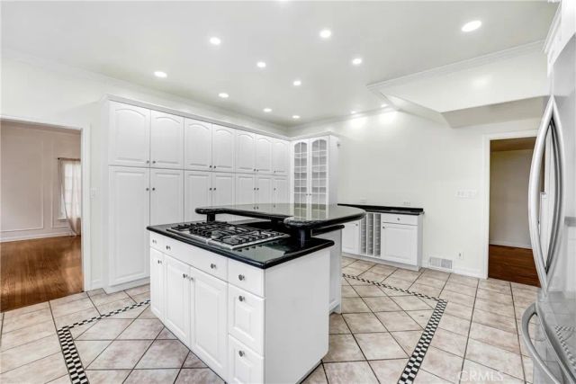 816 S Longwood, Los Angeles, CA 90005