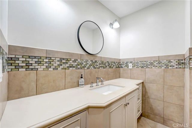 816 S Longwood, Los Angeles, CA 90005