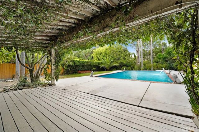 816 S Longwood, Los Angeles, CA 90005