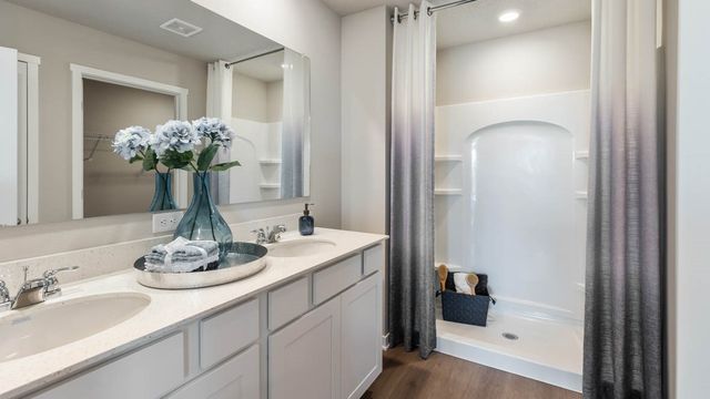 2510 E 47th Street, Des Moines, IA 50317