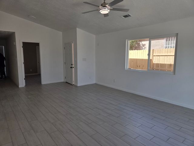 516 Foyt Drive SW, Albuquerque, NM 87121