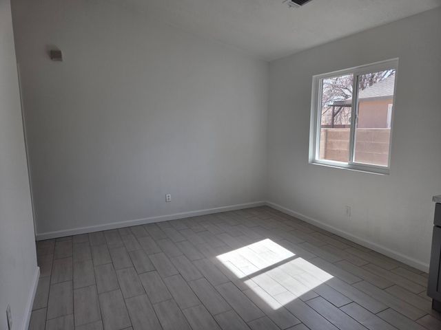 516 Foyt Drive SW, Albuquerque, NM 87121