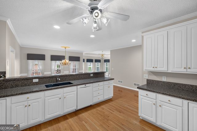 165 Biltmore Drive, Fayetteville, GA 30214