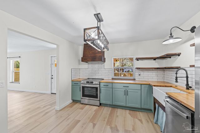 5324 Cathy St, Milton, FL 32583