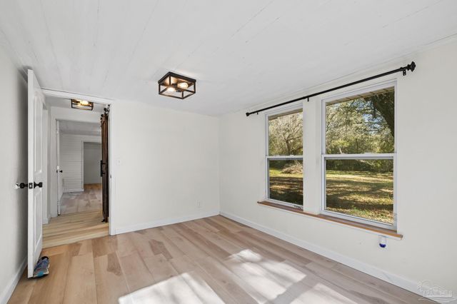 5324 Cathy St, Milton, FL 32583