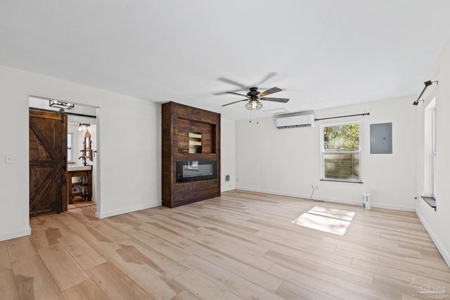 5324 Cathy St, Milton, FL 32583