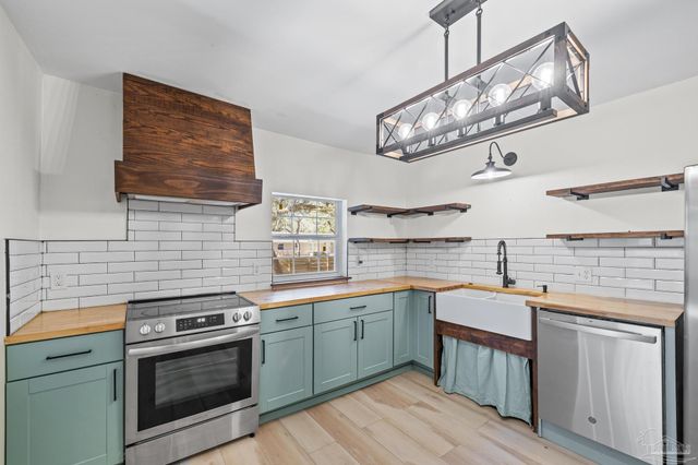 5324 Cathy St, Milton, FL 32583