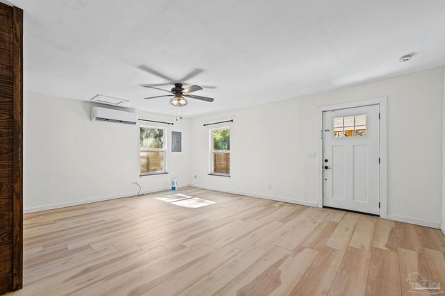 5324 Cathy St, Milton, FL 32583