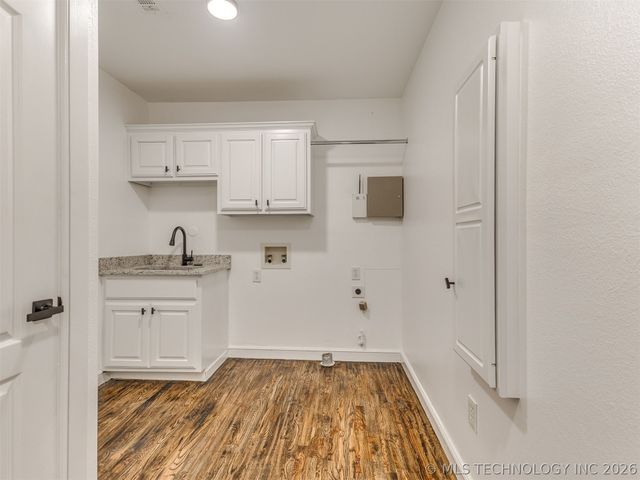 5770 W 41st Street, Tulsa, OK 74107