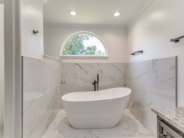 5770 W 41st Street, Tulsa, OK 74107