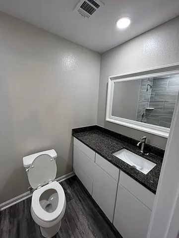 1209 April Bloom B, College Station, TX 77840