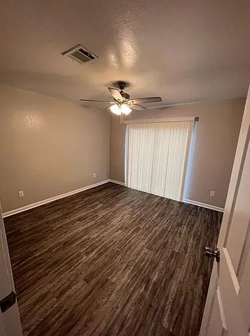 1209 April Bloom B, College Station, TX 77840