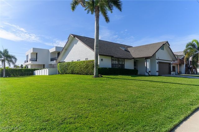 34 Tahiti RD, Marco Island, FL 34145