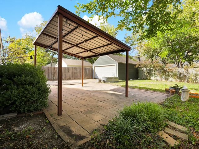 3804 Pershing Avenue, Fort Worth, TX 76107