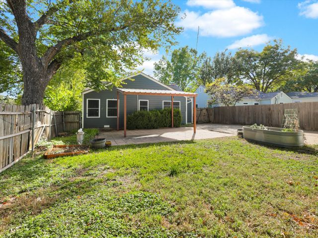 3804 Pershing Avenue, Fort Worth, TX 76107