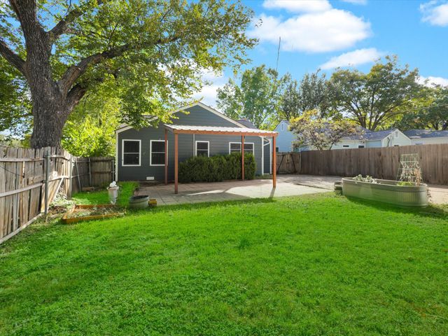 3804 Pershing Avenue, Fort Worth, TX 76107