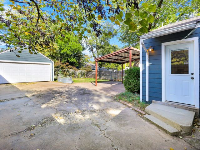 3804 Pershing Avenue, Fort Worth, TX 76107