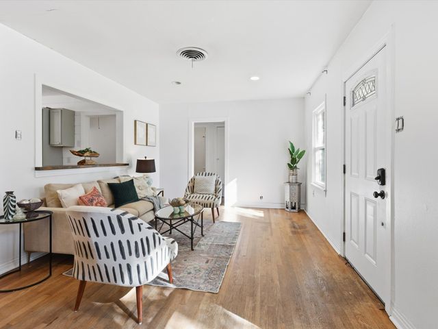 3804 Pershing Avenue, Fort Worth, TX 76107