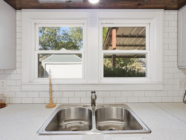 3804 Pershing Avenue, Fort Worth, TX 76107