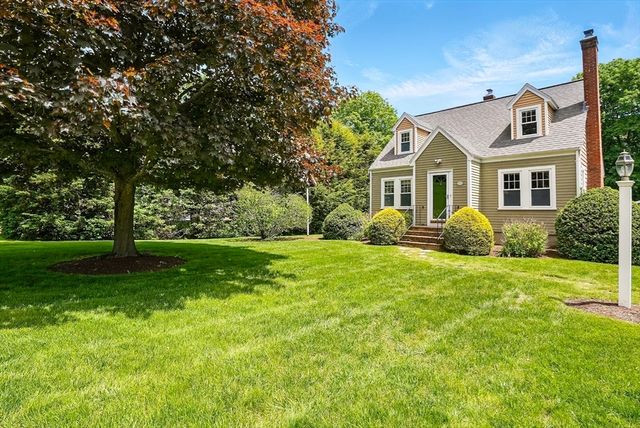 247 South St, Wrentham, MA 02093