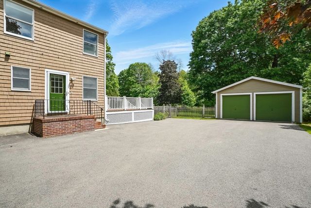 247 South St, Wrentham, MA 02093